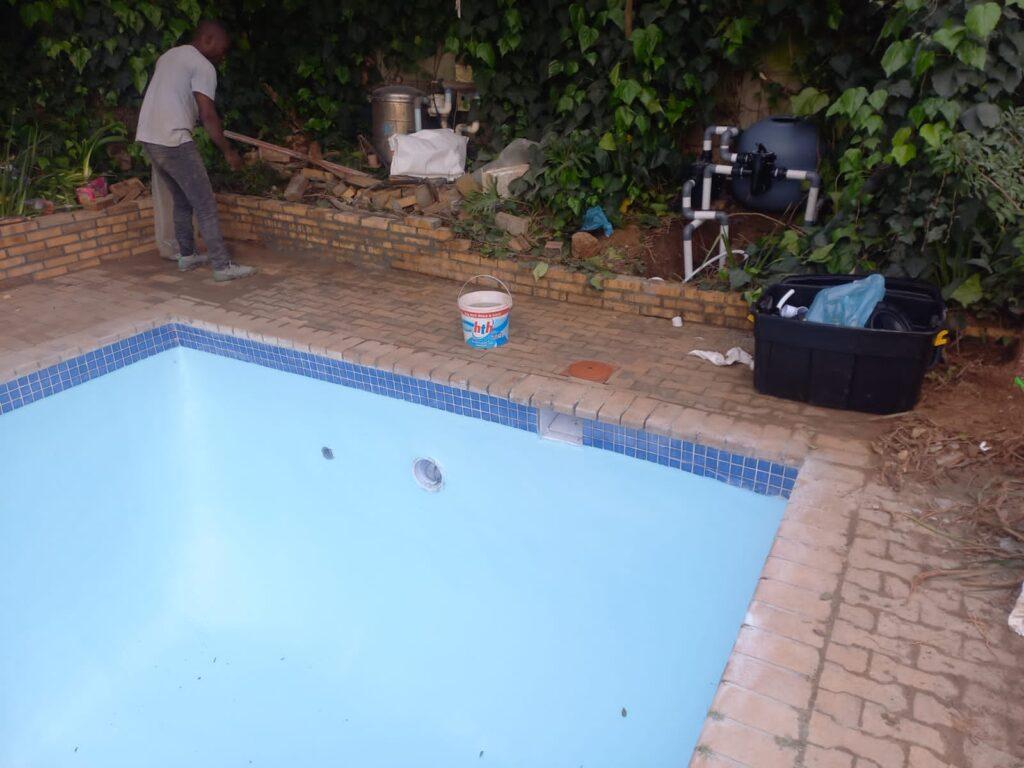 concrete pool building in paarl